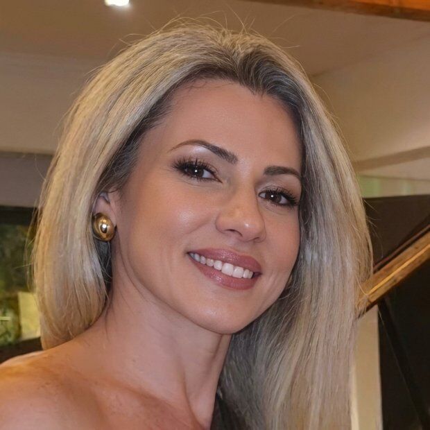 Proprietária e Fisioterapeuta Proprietária e Fisioterapeuta